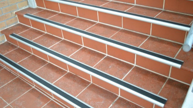 <i style='color:red'>防滑警示膠帶</i>價格？質量好才是真的好【昆山黄瓜AV在线下载】