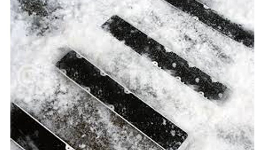 寒冬來臨，如何解決大雪帶來的地麵濕滑？