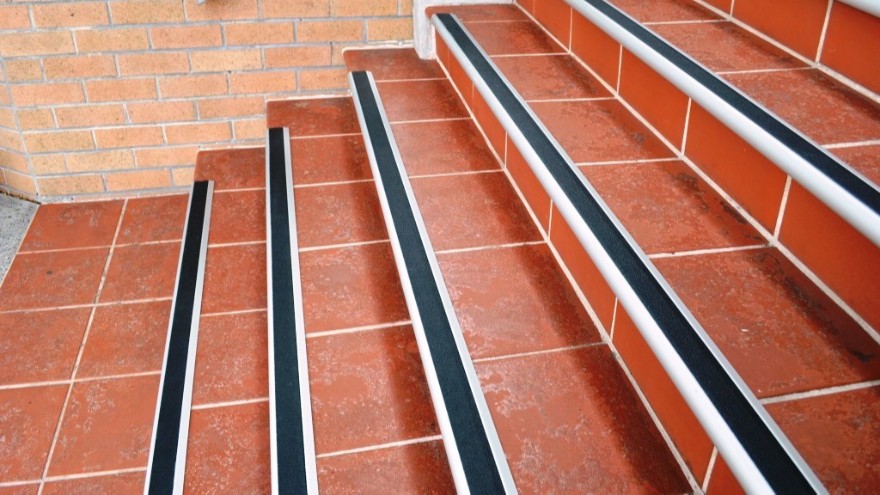 樓梯防滑貼到底有多重要，看完這篇文章你就知道【昆山黄瓜AV在线下载】